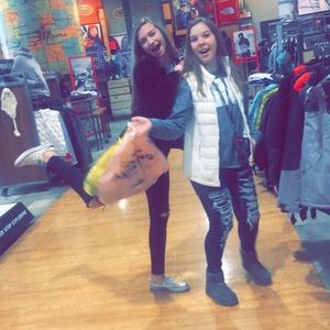 Meet your Posher, Riley